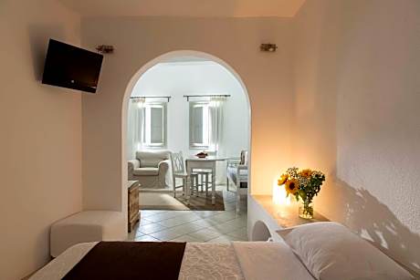 One Bedroom Suite with Caldera and Volcano View