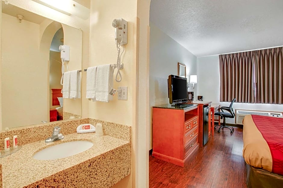 Econo Loge Inn & Suites Albuquerque East I-40 Eubank Exit