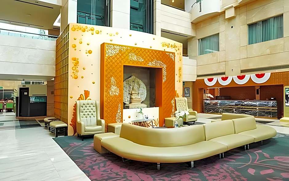 Surabaya Suites Hotel Powered by Archipelago