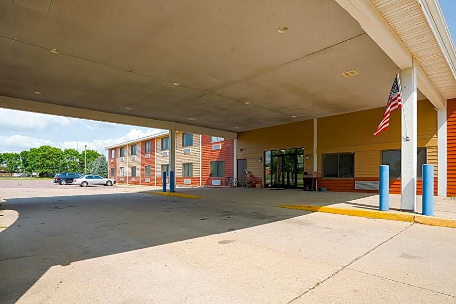 OYO Hotel Redwood Falls near Jackpot Casino