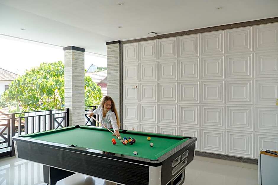 Maja Villa Batubelig by Pramana Villas