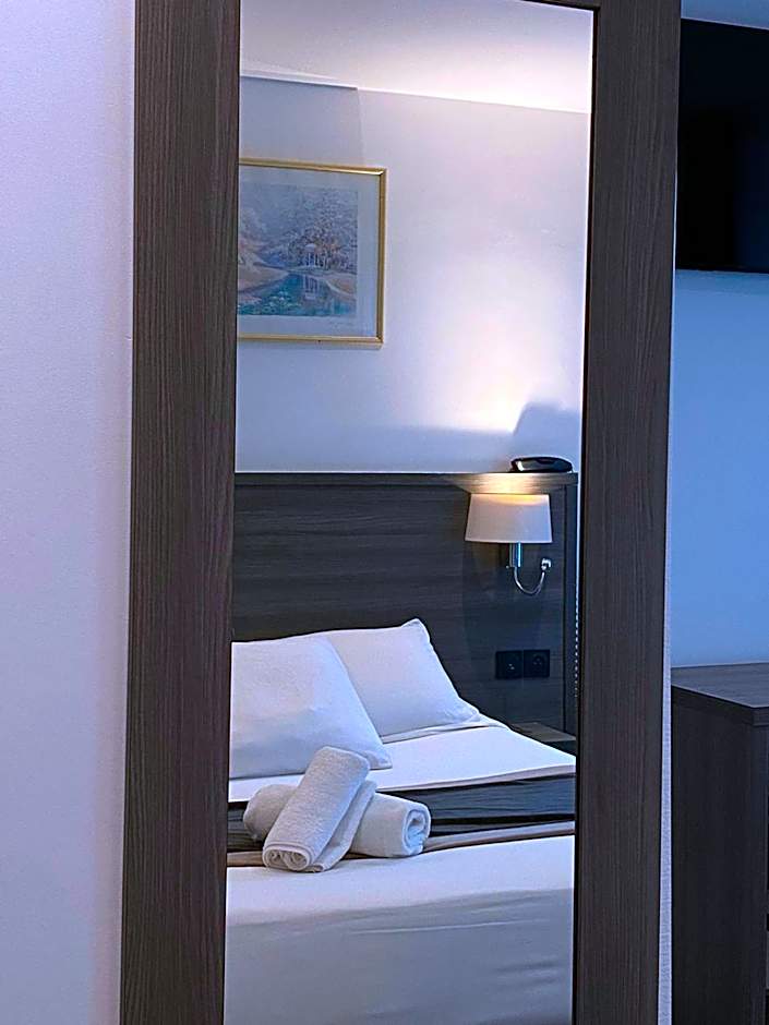 Luxor Bastille Hotel