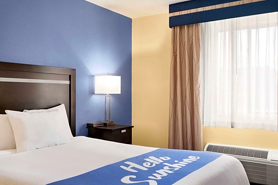 Days Inn by Wyndham Auburn/Finger Lakes Region