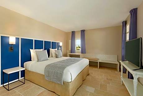 Suite with Terrace and Sea View