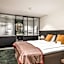 Crystal Plaza Hotel