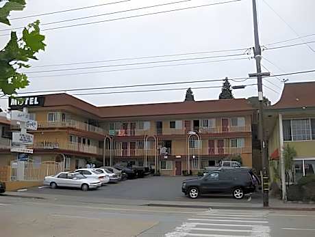Aqua Breeze Inn