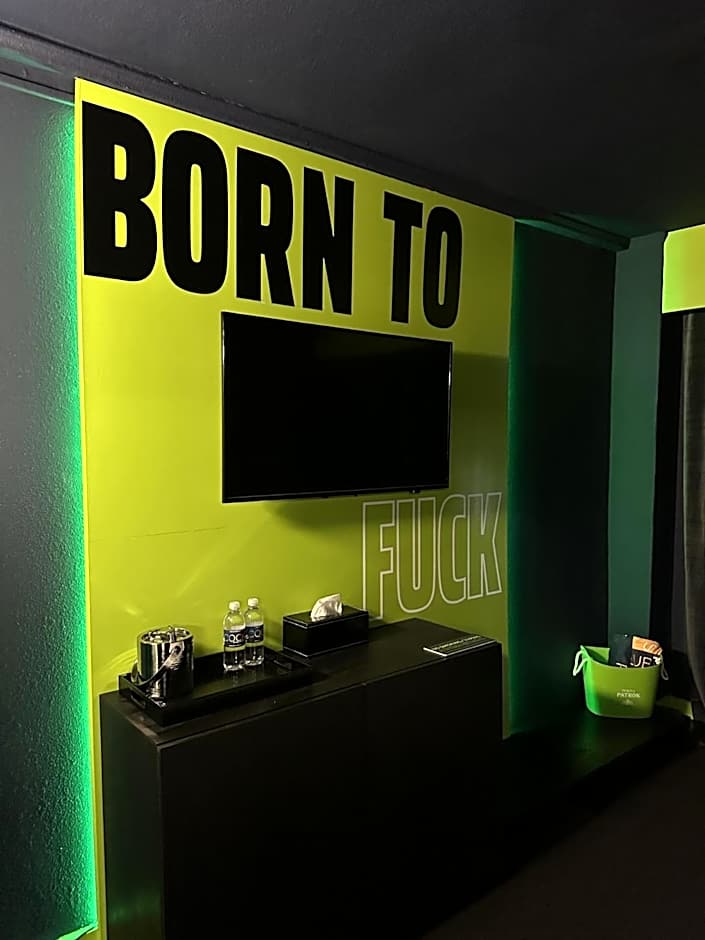 Mari Jean Hotel - All Adults Welcome