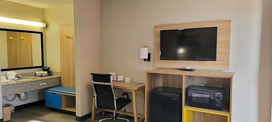 Days Inn by Wyndham Conway