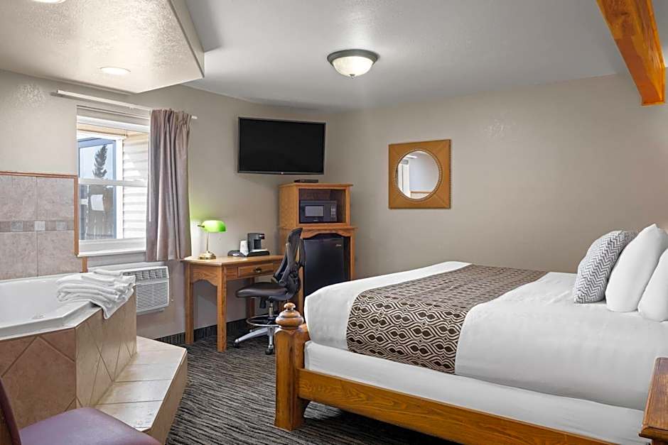 Super 8 by Wyndham Lewistown