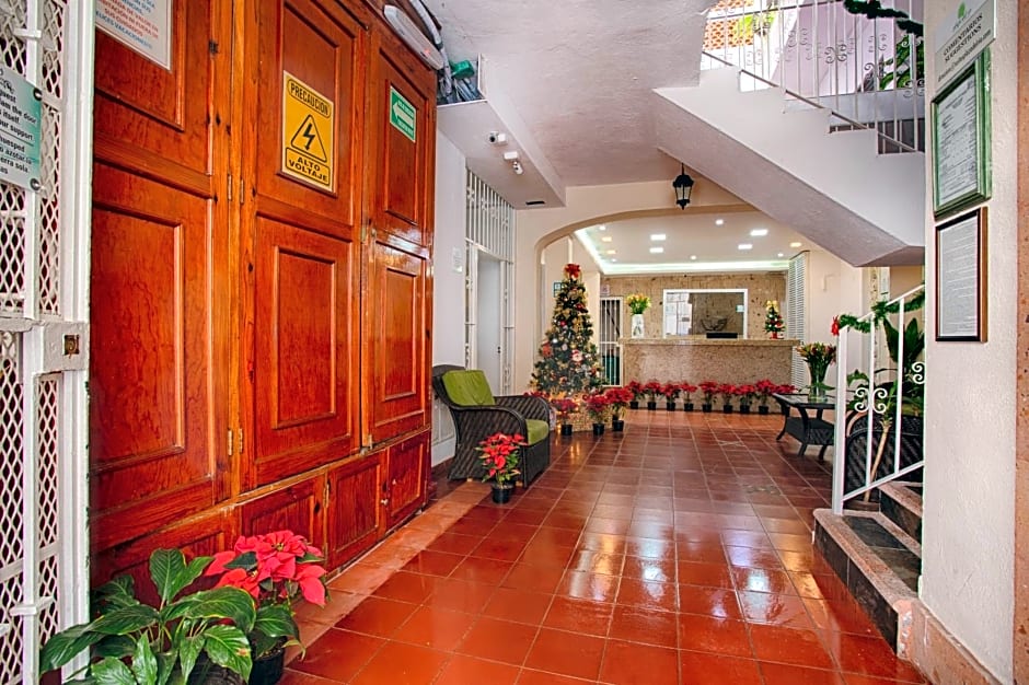 Suites Plaza del Rio