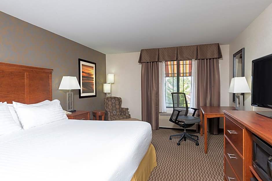 Holiday Inn Express Holland By IHG