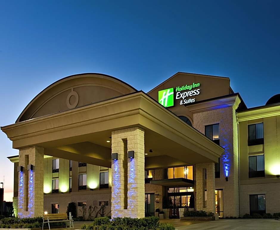 Holiday Inn Express & Suites Wichita Falls by IHG