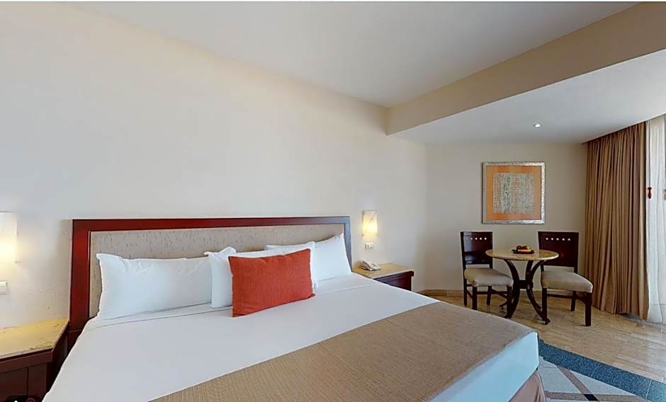 Park Royal Beach Ixtapa - All Inclusive