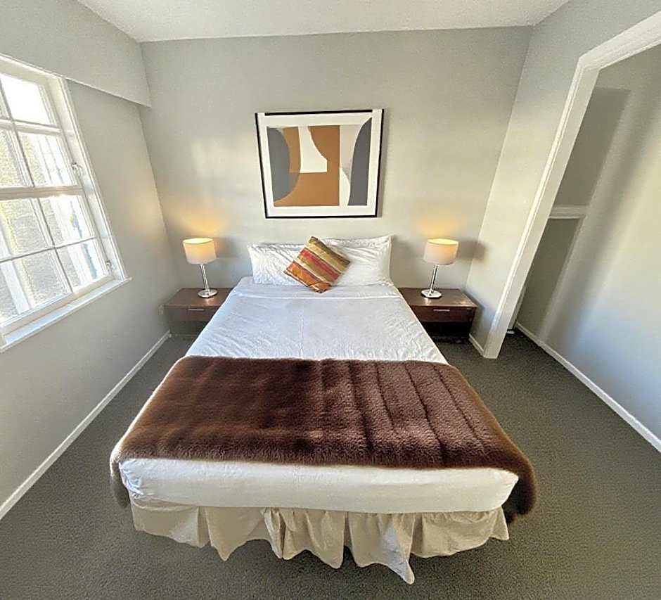 Boundary Court Motor Inn