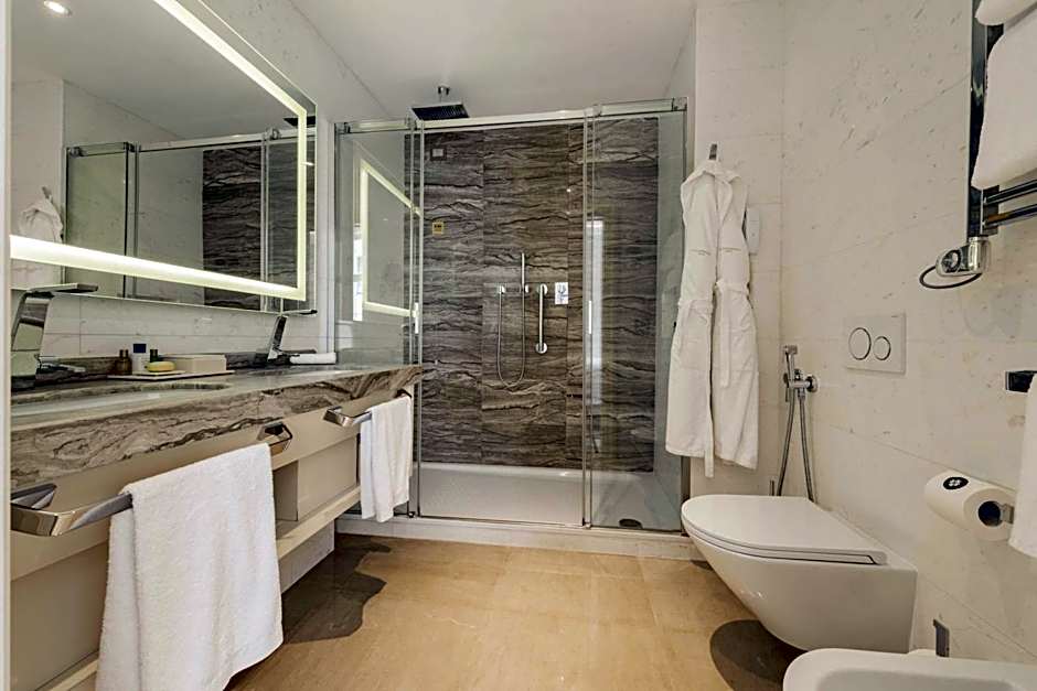 Aleph Rome Hotel, Curio Collection By Hilton