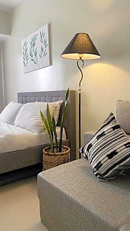 Studio with Mountain View