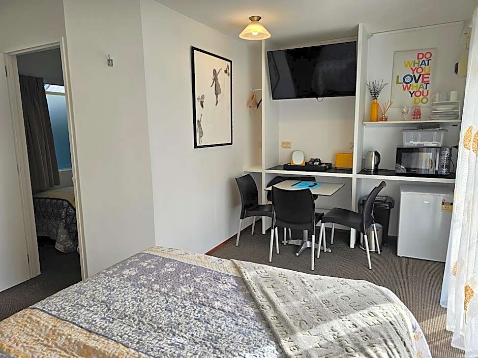 Albert Number 6 Motel