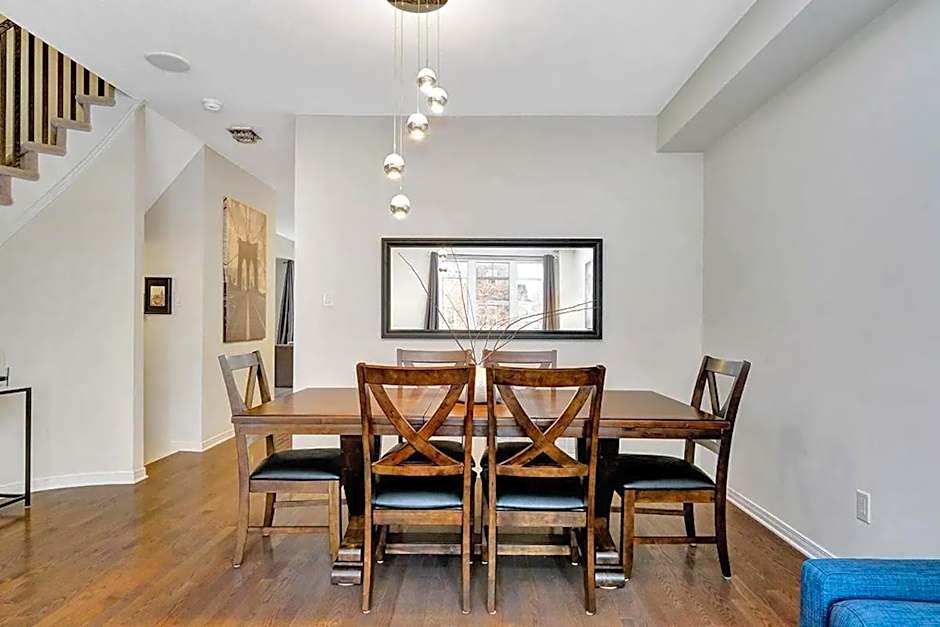Modern Townhome Near Ottawa Attractions