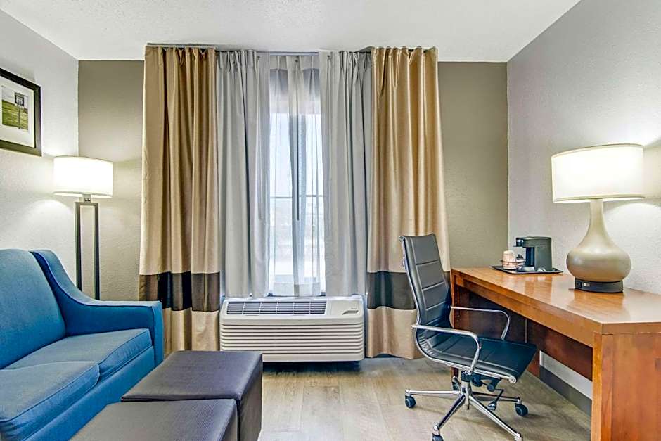 Photo 1 of 2 of Presidential Suite