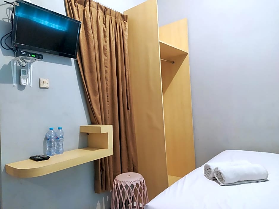 RedDoorz @ DeAmartaLoka Colomadu Solo