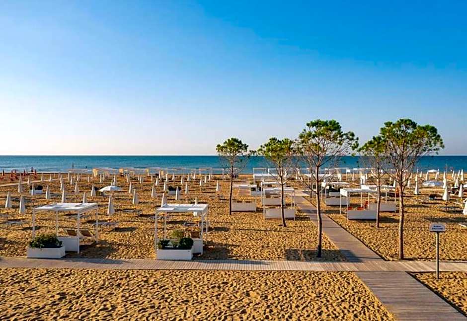 Lovely beachfront apartment-Beahost