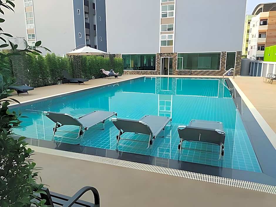 Blue Sky Residence Airport