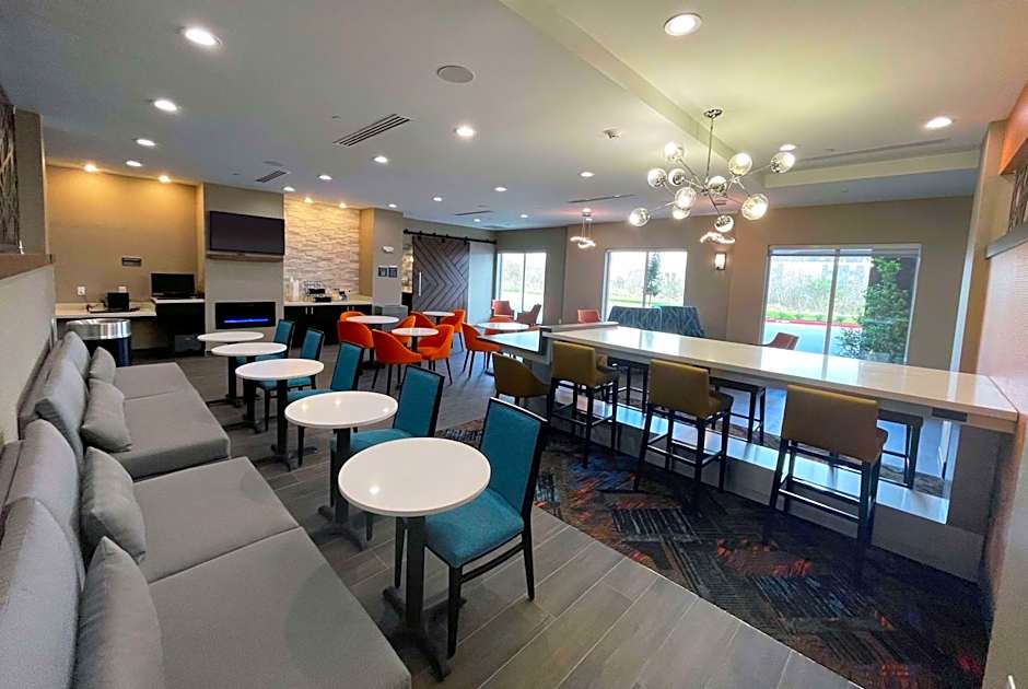 La Quinta Inn & Suites by Wyndham Sulphur (Lake Charles)