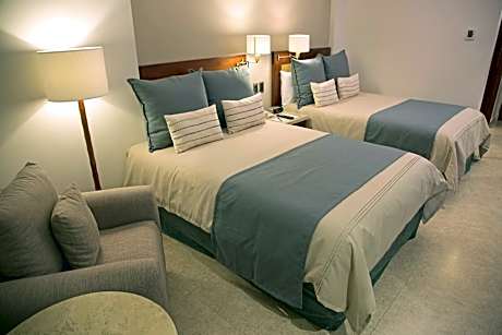 Rockstar Penthouse with Private pool, Gym, Hot Tub and 4 Bedrooms