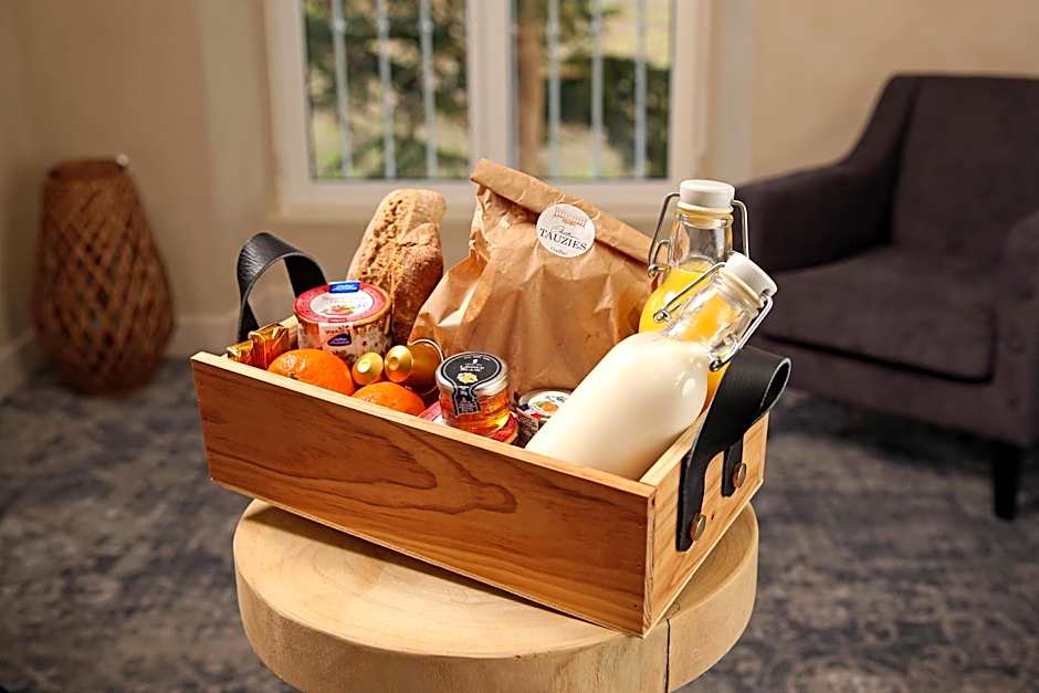 Château de Tauzies, The Originals Relais