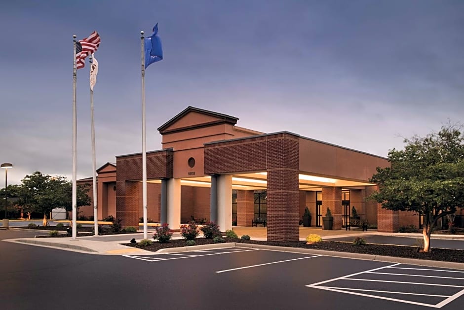 DoubleTree By Hilton Milwaukee Brookfield