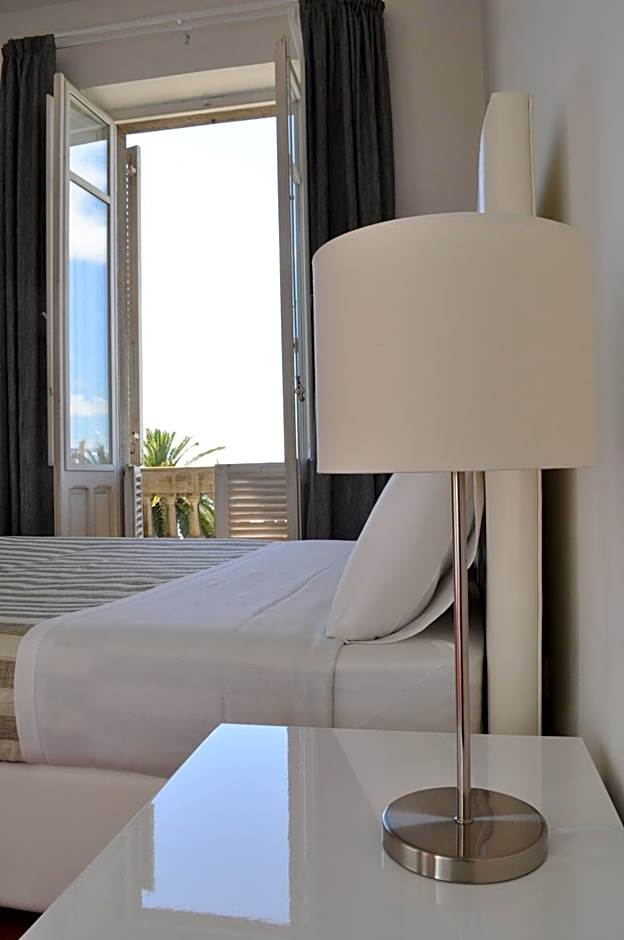 Blanco Rooms