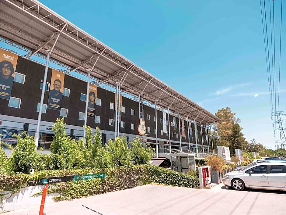 Hotel Ibis Pilar