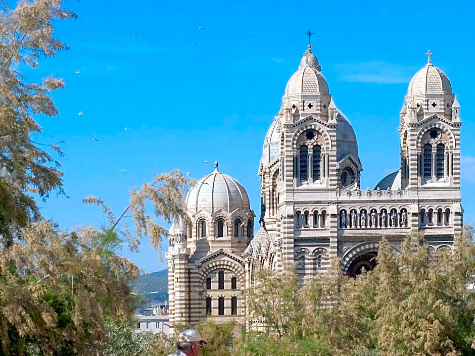 greet hotel Marseille Parc Chanot Velodrome