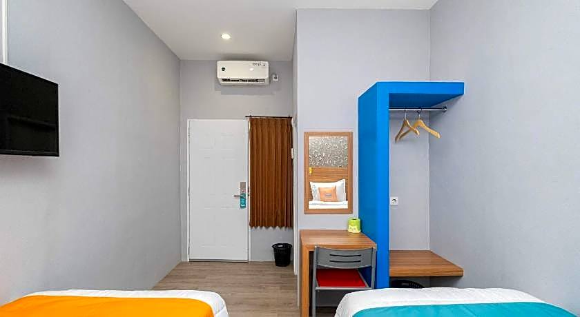 Sans WM Hotel Blitar