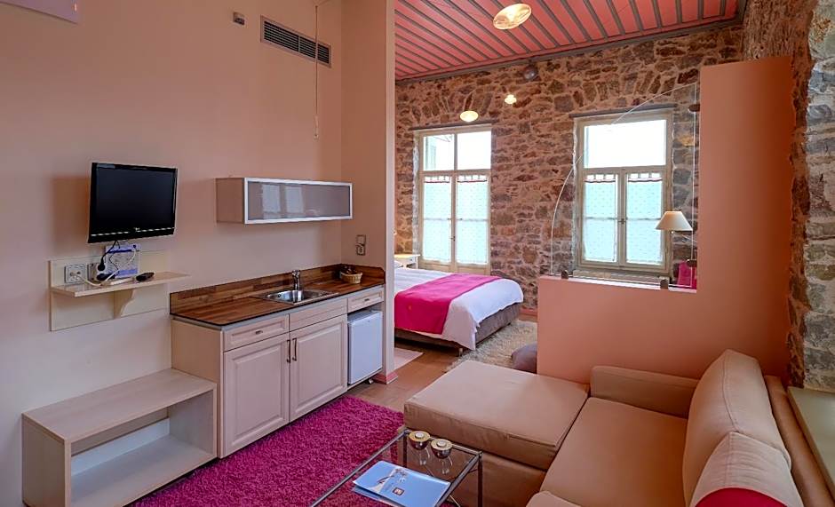 Kyriaki Guesthouse & Suites