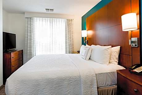 One-Bedroom King Suite