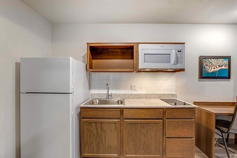 WoodSpring Suites Novi Farmington