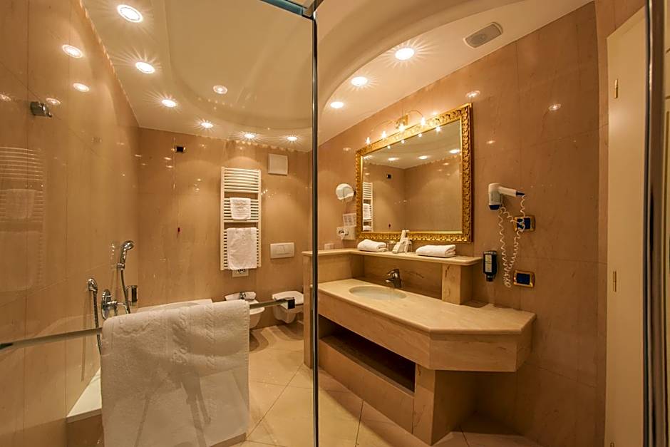 Cityhotel Goldener Adler B&B