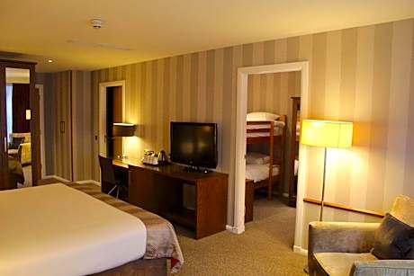 Executive Family Room with Patio and Bunk Beds