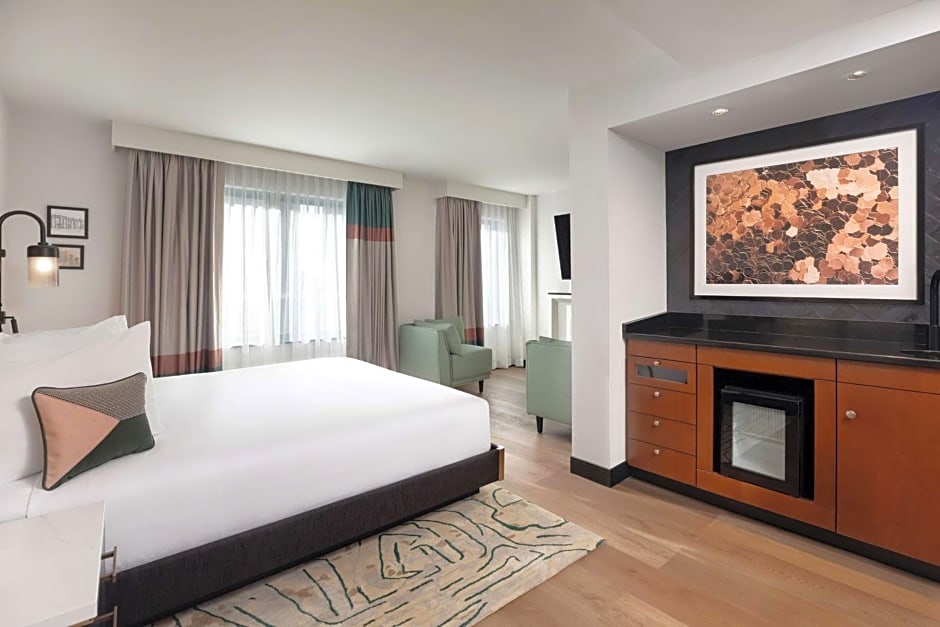 Pennyweight Hotel Boston, Curio Collection by Hilton