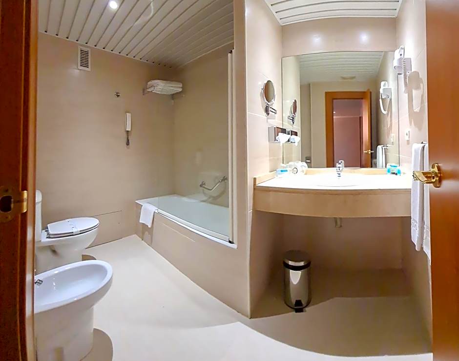 Hotel los Bracos by Silken