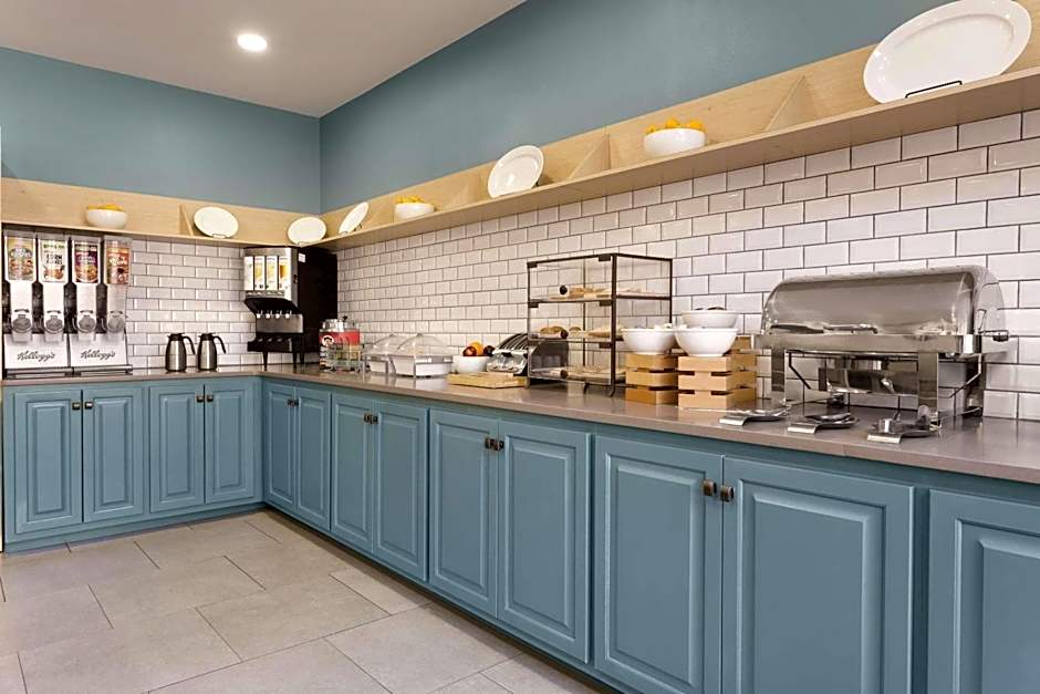 Country Inn & Suites by Radisson, Valparaiso, IN