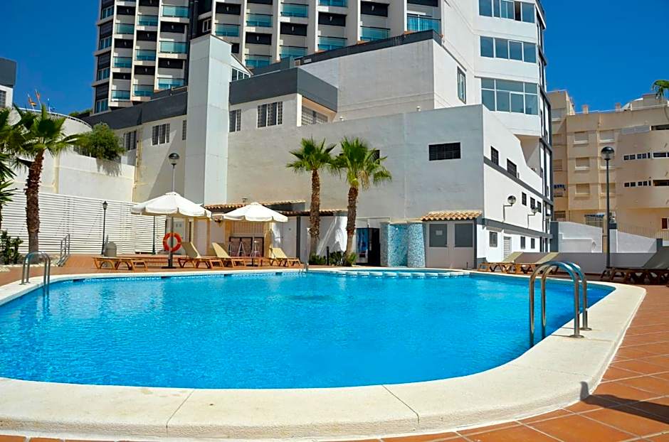 La Familia Gallo Rojo