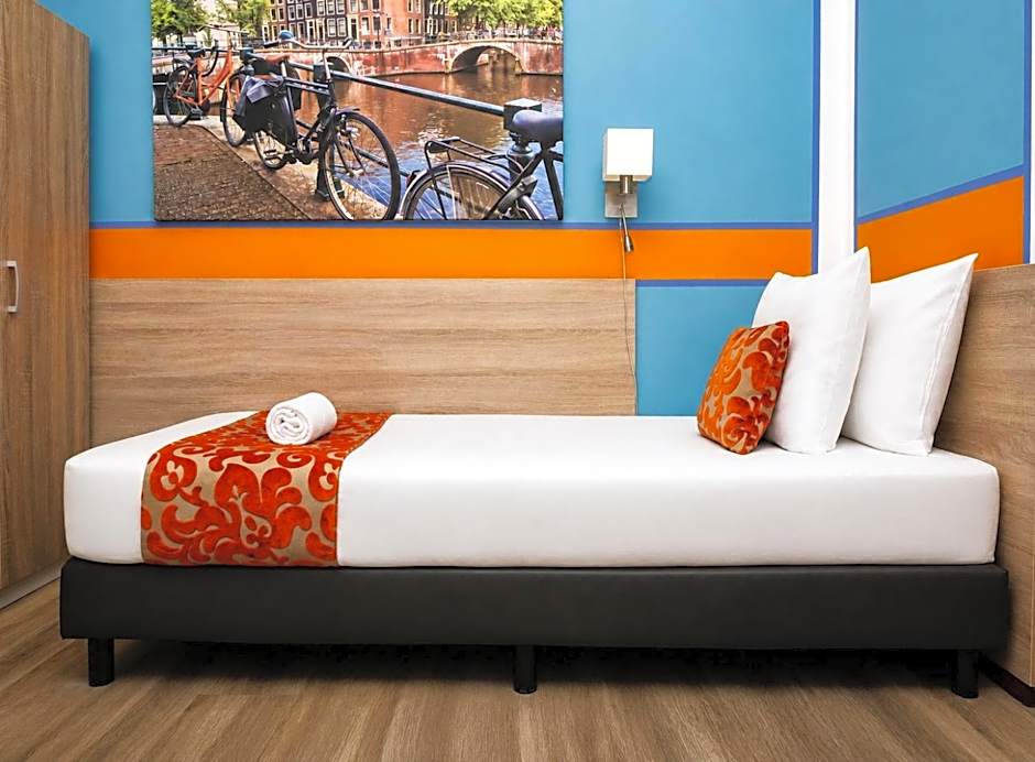 Amsterdam Teleport Hotel - Free Parking