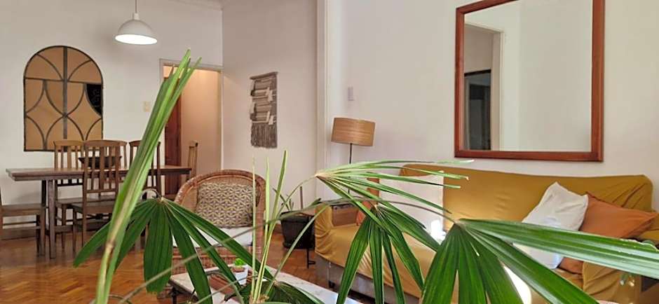 Copacabana 3 quartos ar cond a 2 qds da praia