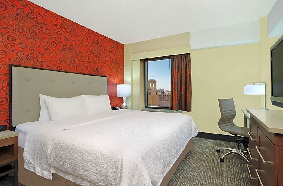 Hampton Inn By Hilton & Suites Columbus-Downtown