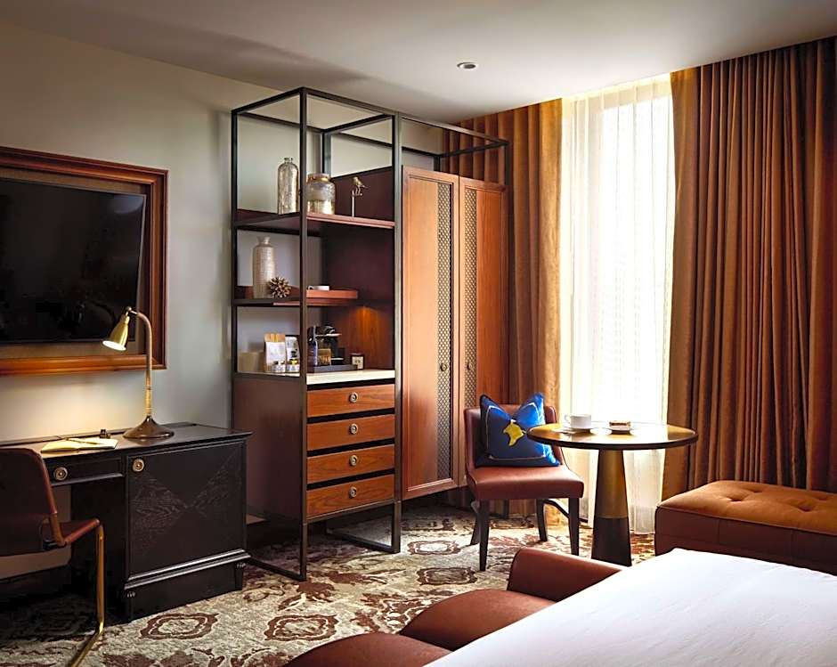 The Peregrine Omaha Downtown Curio Collection by Hilton
