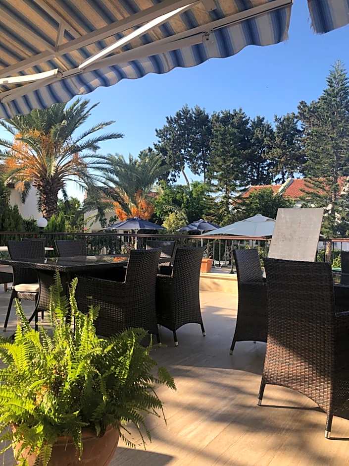 The Prince Inn Hotel & Villas