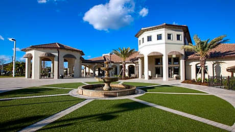 Spacious Getaway with Pool, Near Orlando Parks