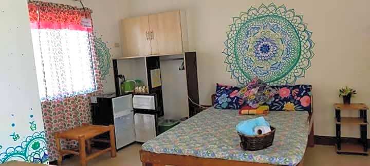 CASA BOLO IN ALAMINOS with HIDDEN WHITE BEACH near 100 Islands